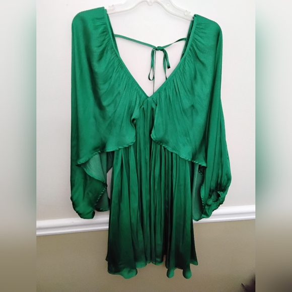 Strut & Bolt Dresses & Skirts - Strut & Bolt Green Flowy Dress Small